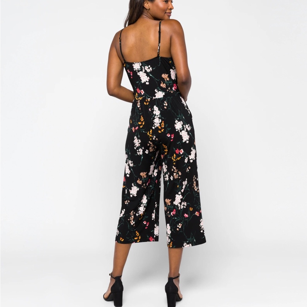 KAILEIGH
Rica Knit Crop Jumpsuit - Picture 2 of 6
